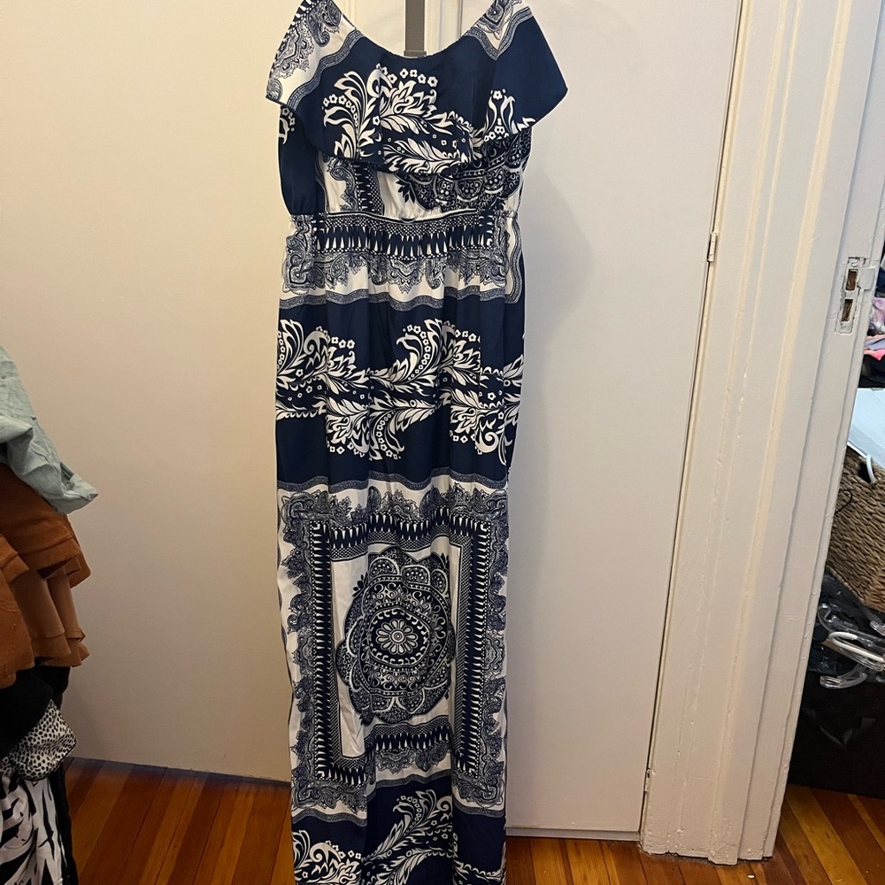 Elegant Navy and White Maxi Dress